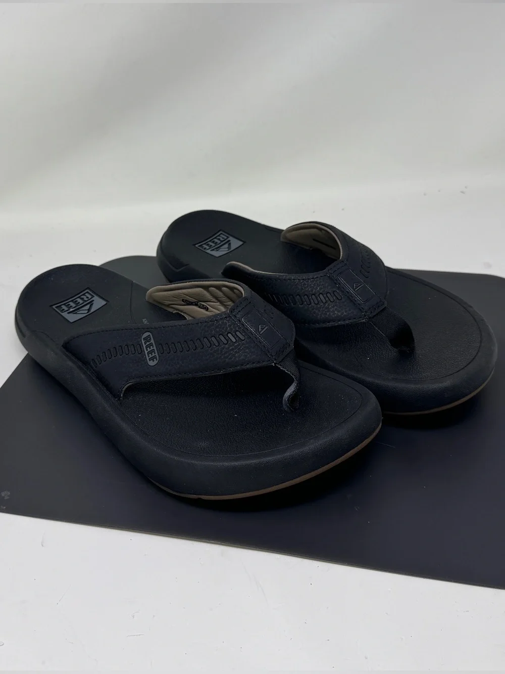 Reef Cruiser Men’s Flip Flops/Sandals Black Size 11 excellent never used